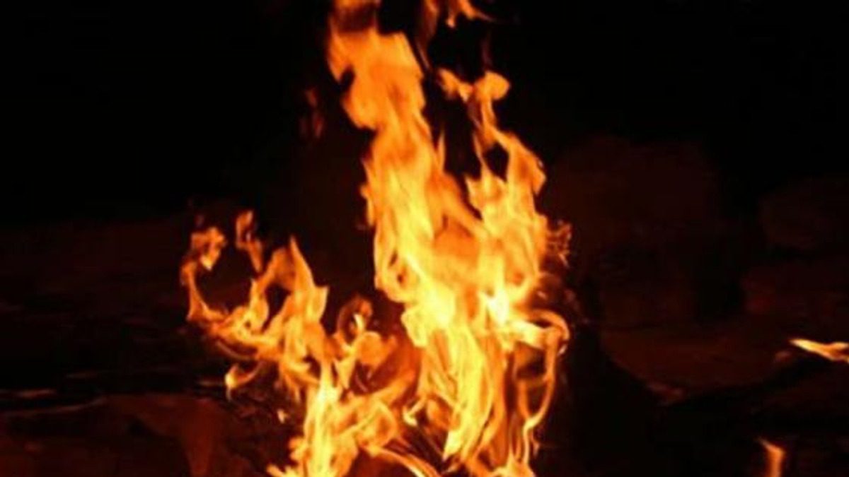 نارتھ ناظم آباد میں گاڑی میں آگ