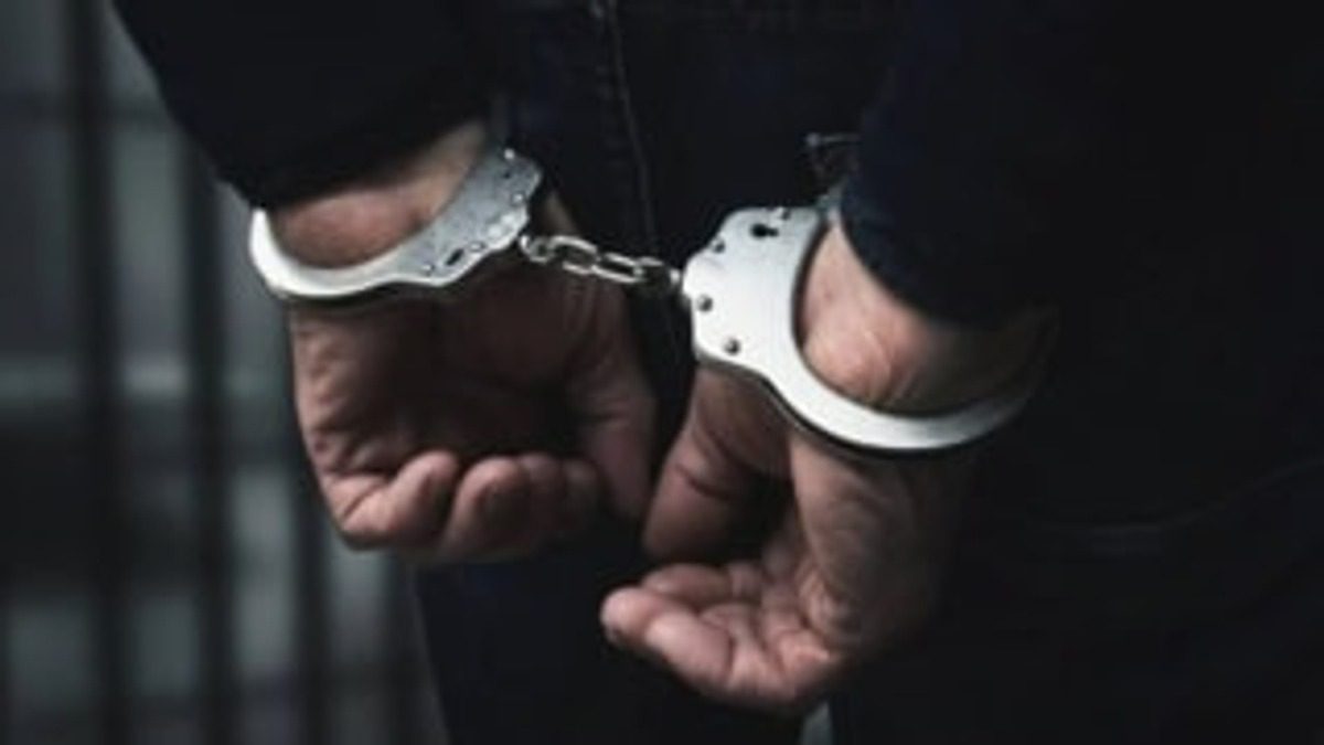 فیس بک پر والد کی توہین