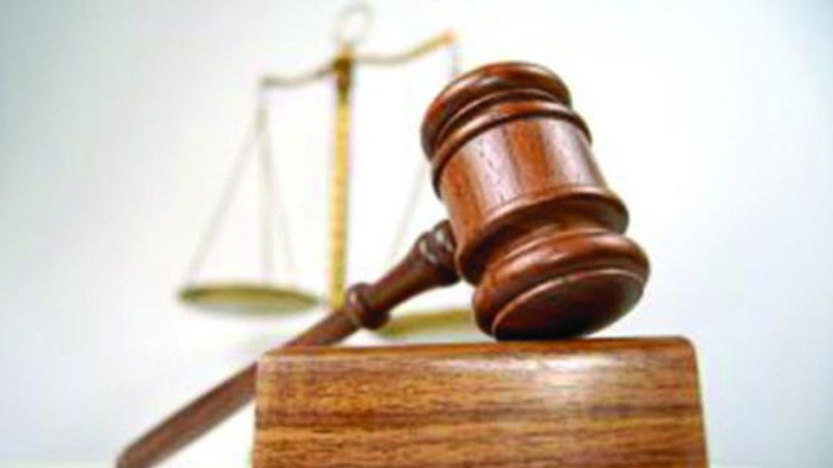 لڑکیوں کے موبائل فونز کی چوری